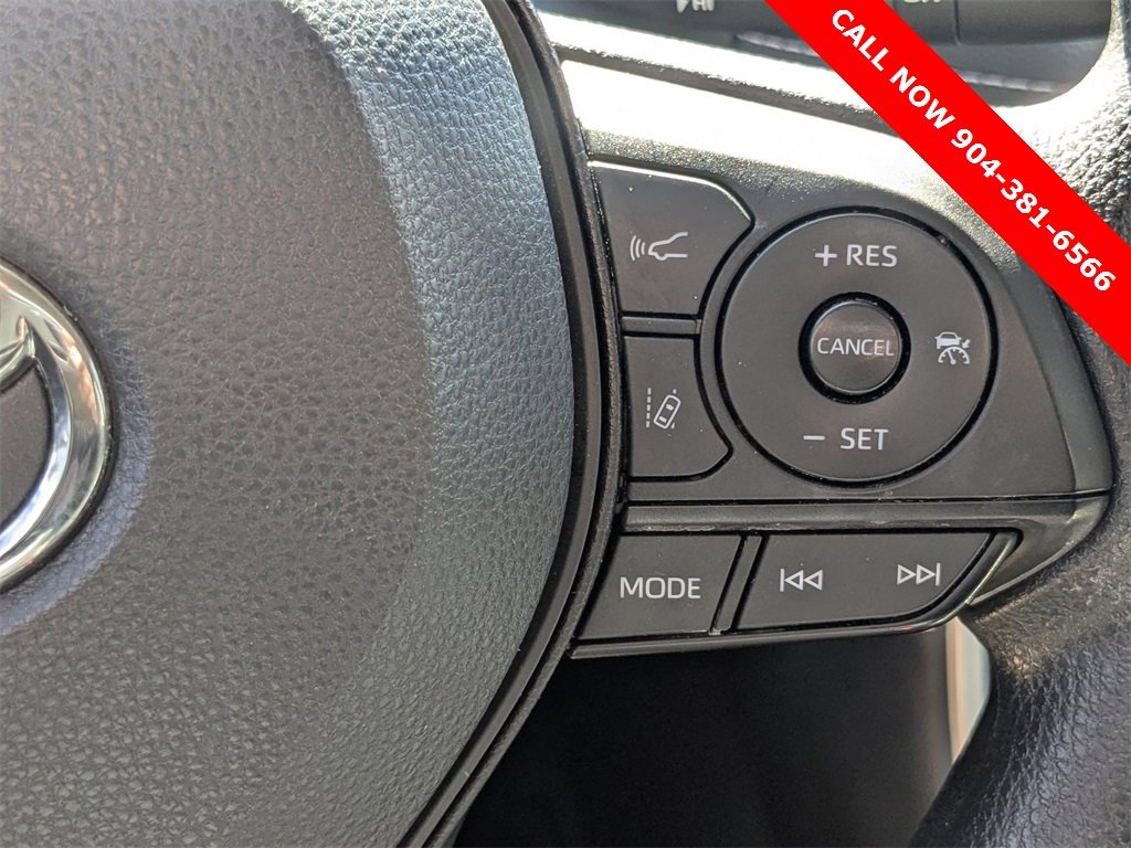 Used 2022 Toyota RAV4 XLE image 28