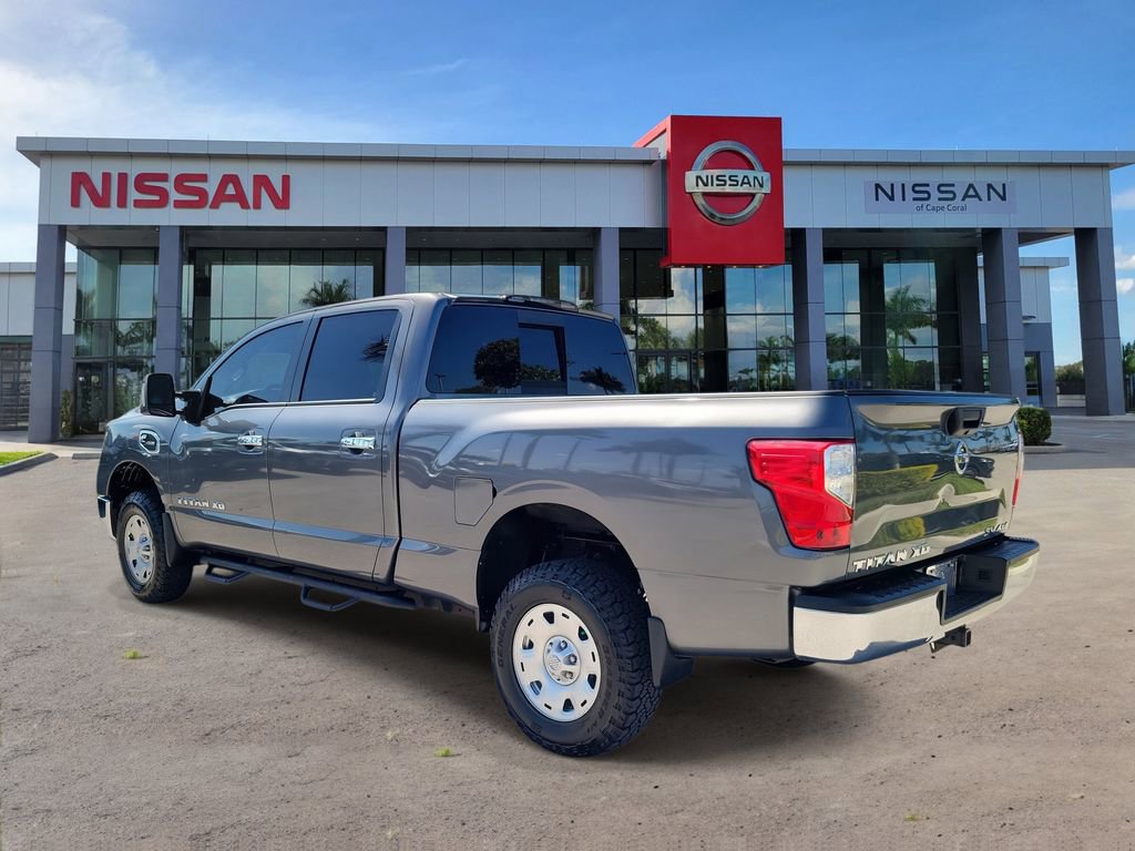Used 2019 Nissan Titan SV image 6