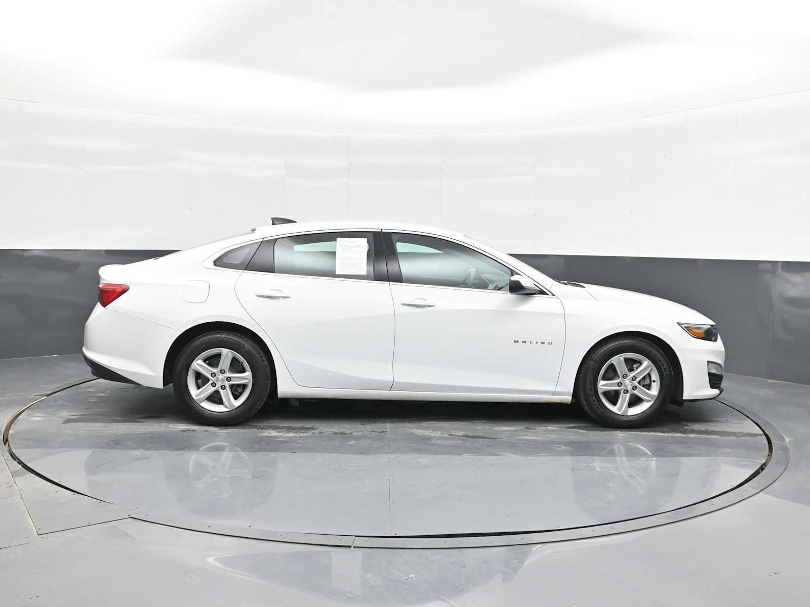 Used 2022 Chevrolet Malibu LS w/ Driver Confidence Package II image 9