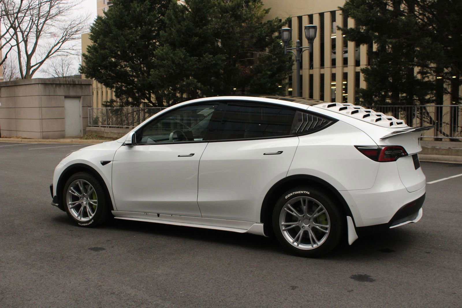 Used 2021 Tesla Model Y Long Range AWD/4WD image 9