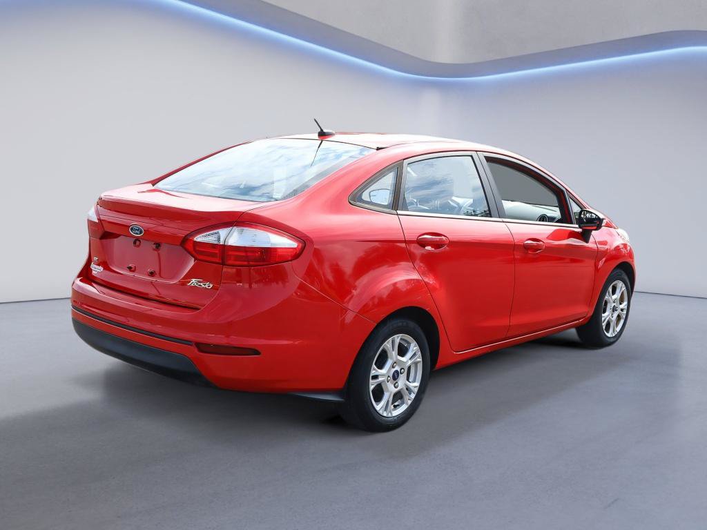 Used 2015 Ford Fiesta SE w/ Comfort Package FWD image 7
