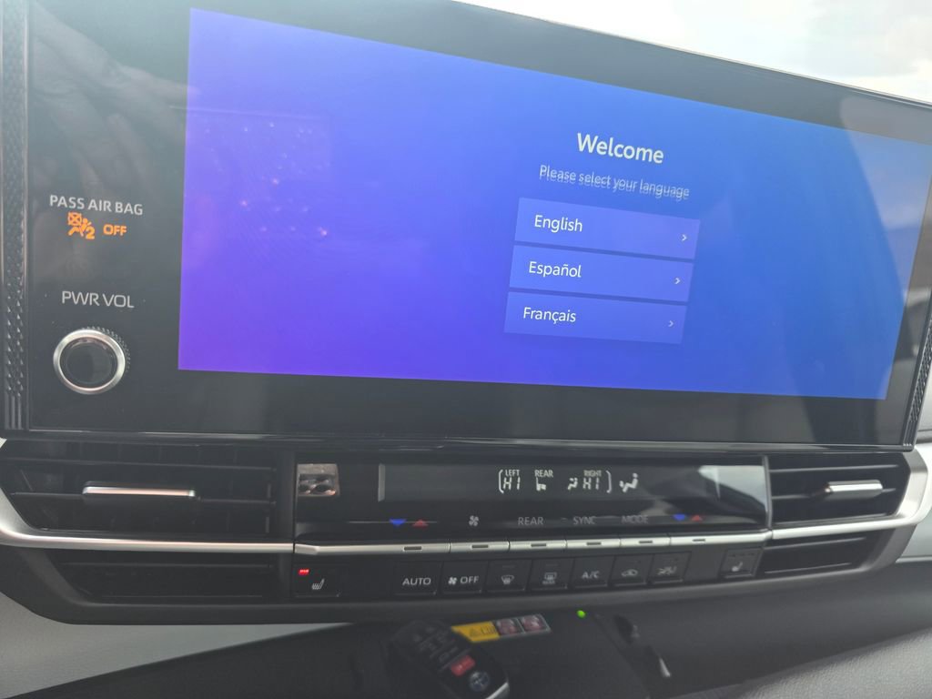 Used 2025 Toyota Sienna XLE w/ XLE Plus Package image 17