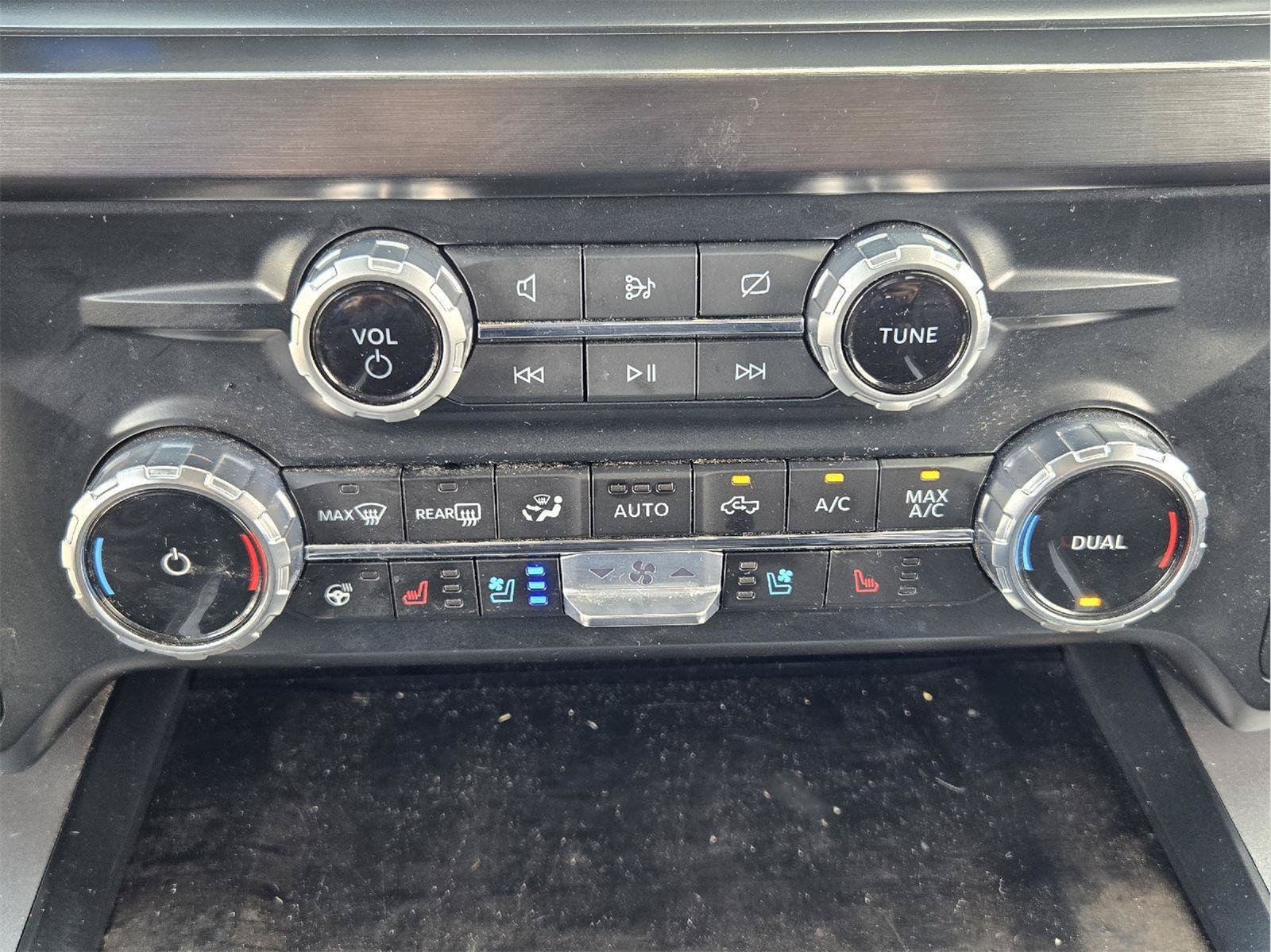 Used 2023 Ford F250 Lariat w/ Lariat Ultimate Package AWD/4WD image 15