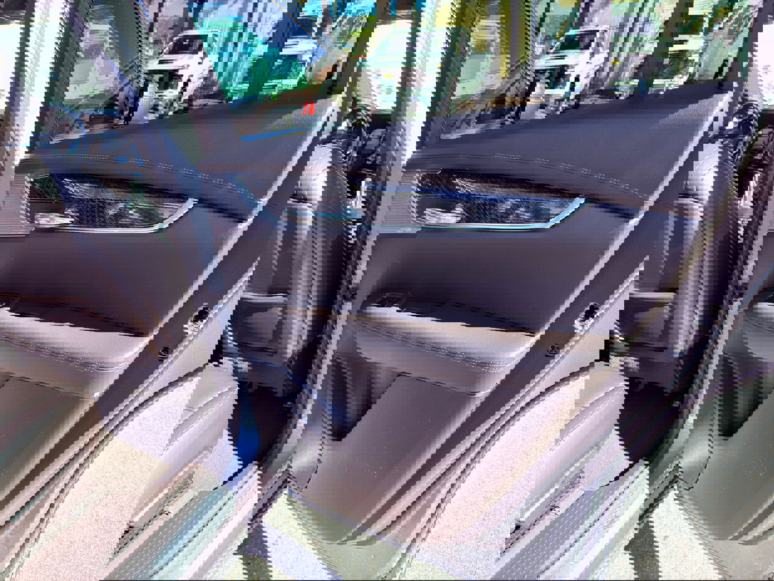 Used 2024 Cadillac XT6 Premium Luxury image 13