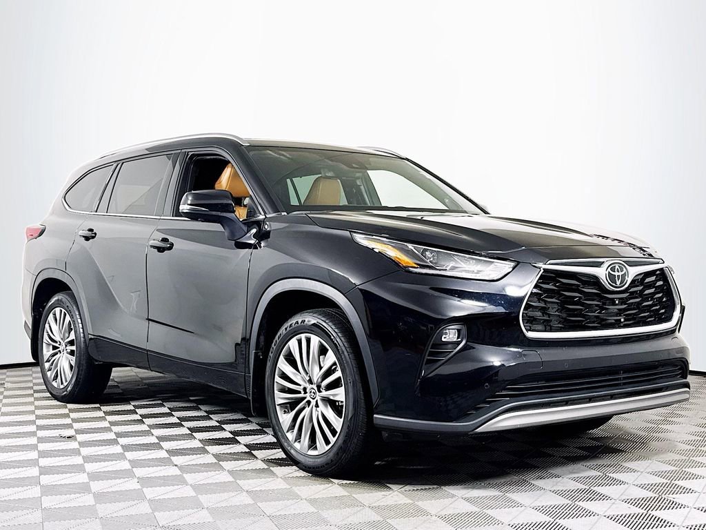 Used 2023 Toyota Highlander Platinum image 1