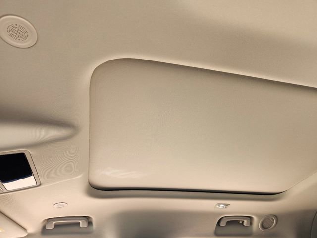 Used 2024 Land Rover Defender 130 S image 24