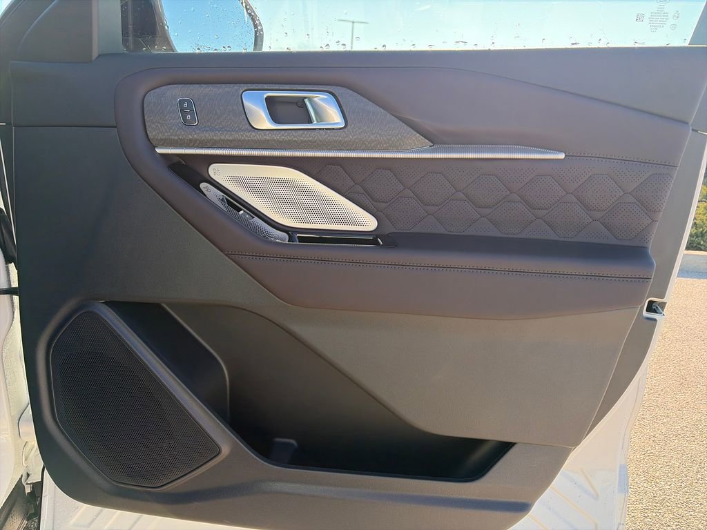 Used 2026 Ford Explorer Platinum w/ LUX Leather Package image 16