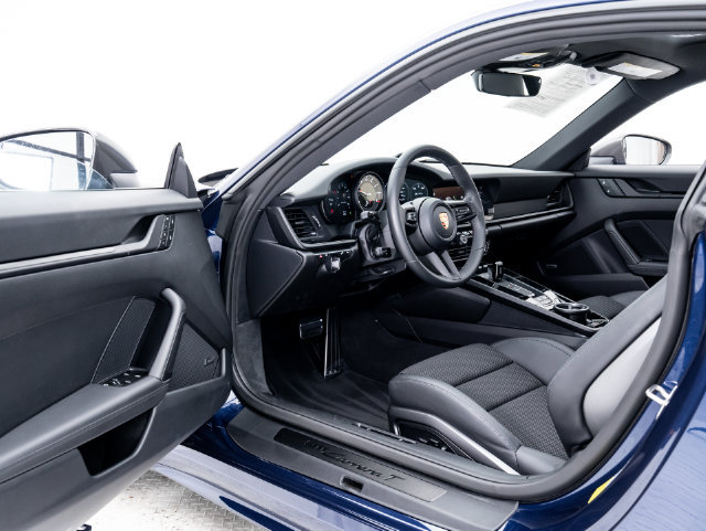 Certified 2024 Porsche 911 Carrera T RWD image 7