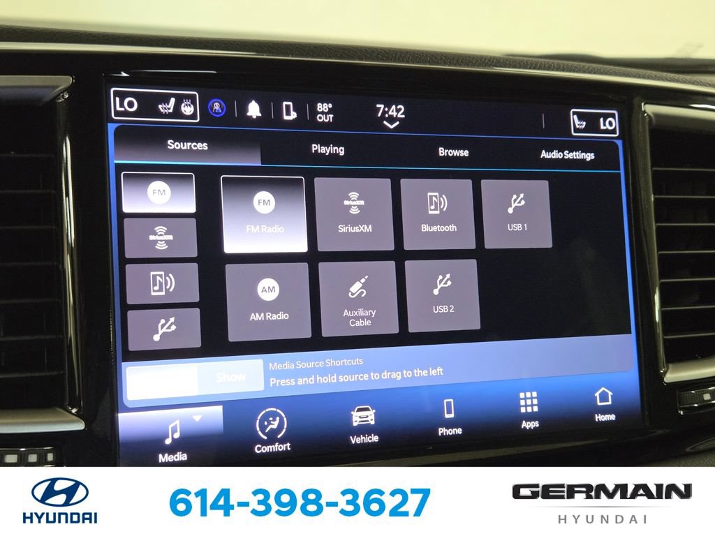 Used 2023 Chrysler Pacifica Touring-L FWD image 24