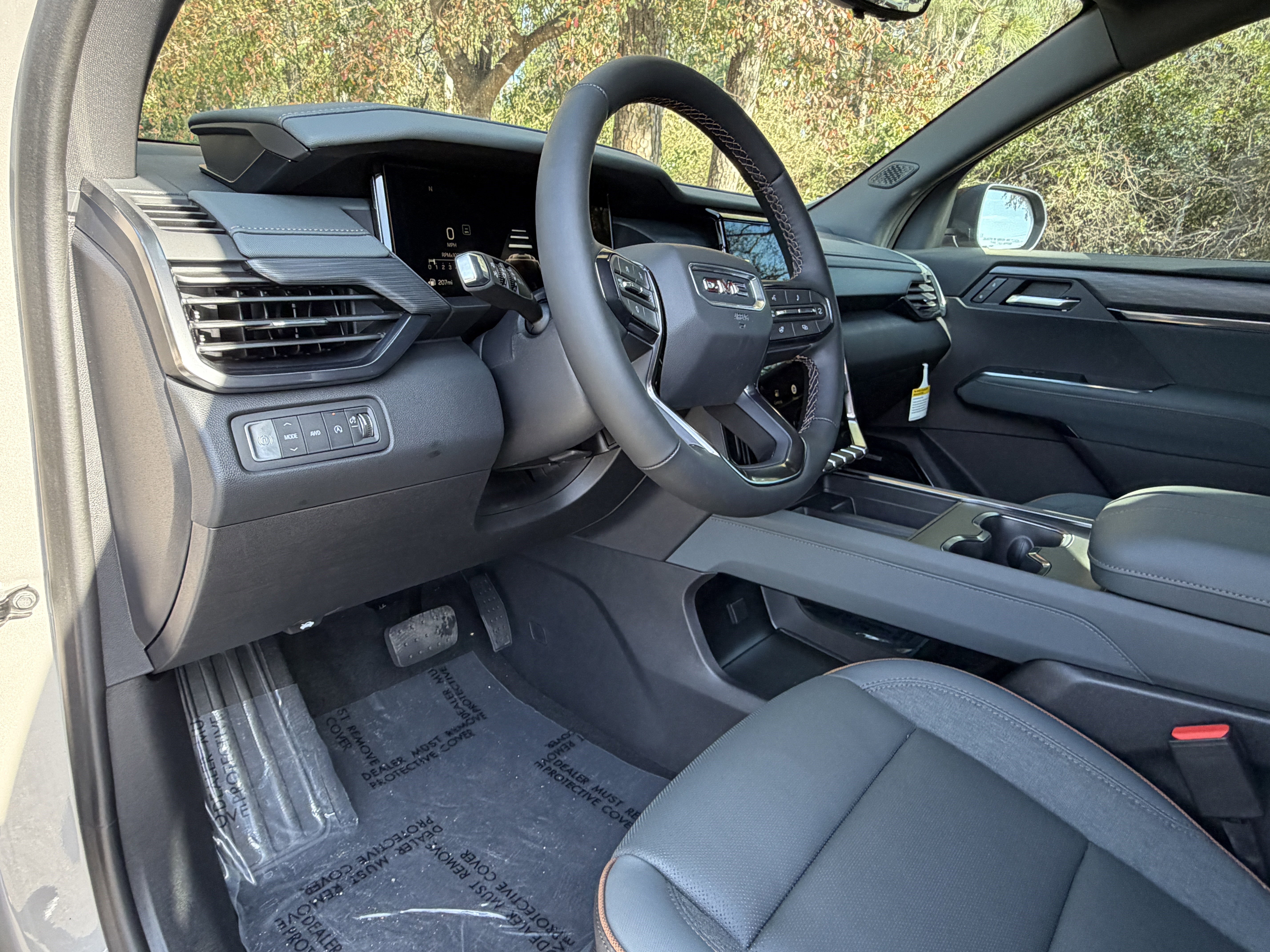 New 2026 GMC Acadia AT4 w/ Luxury Package AWD/4WD image 14