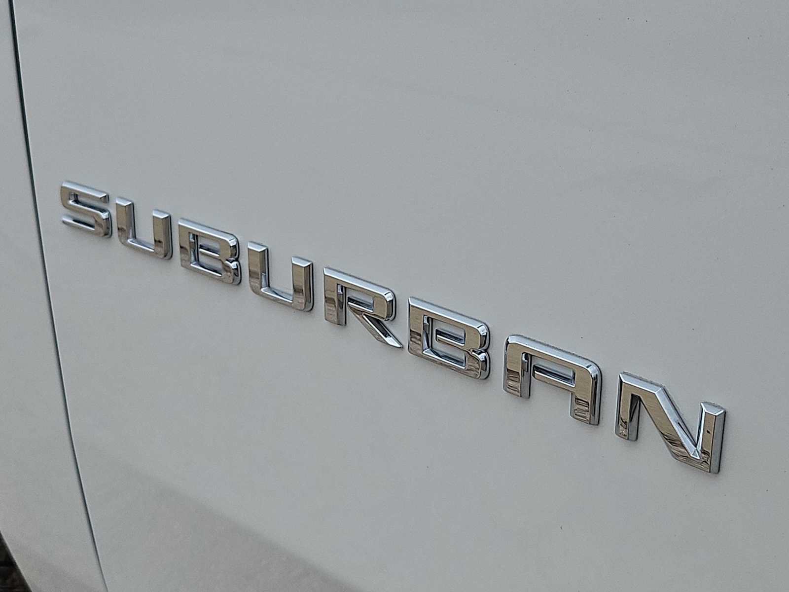 Used 2025 Chevrolet Suburban Premier RWD image 11