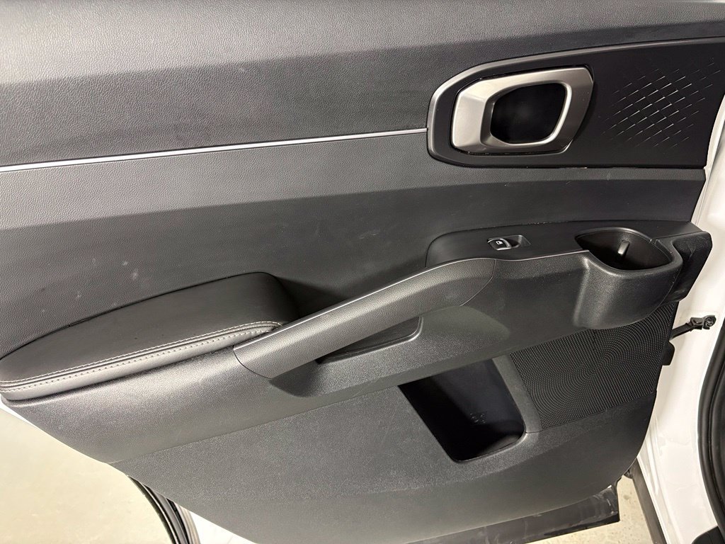 Used 2024 Kia Sorento S FWD image 36
