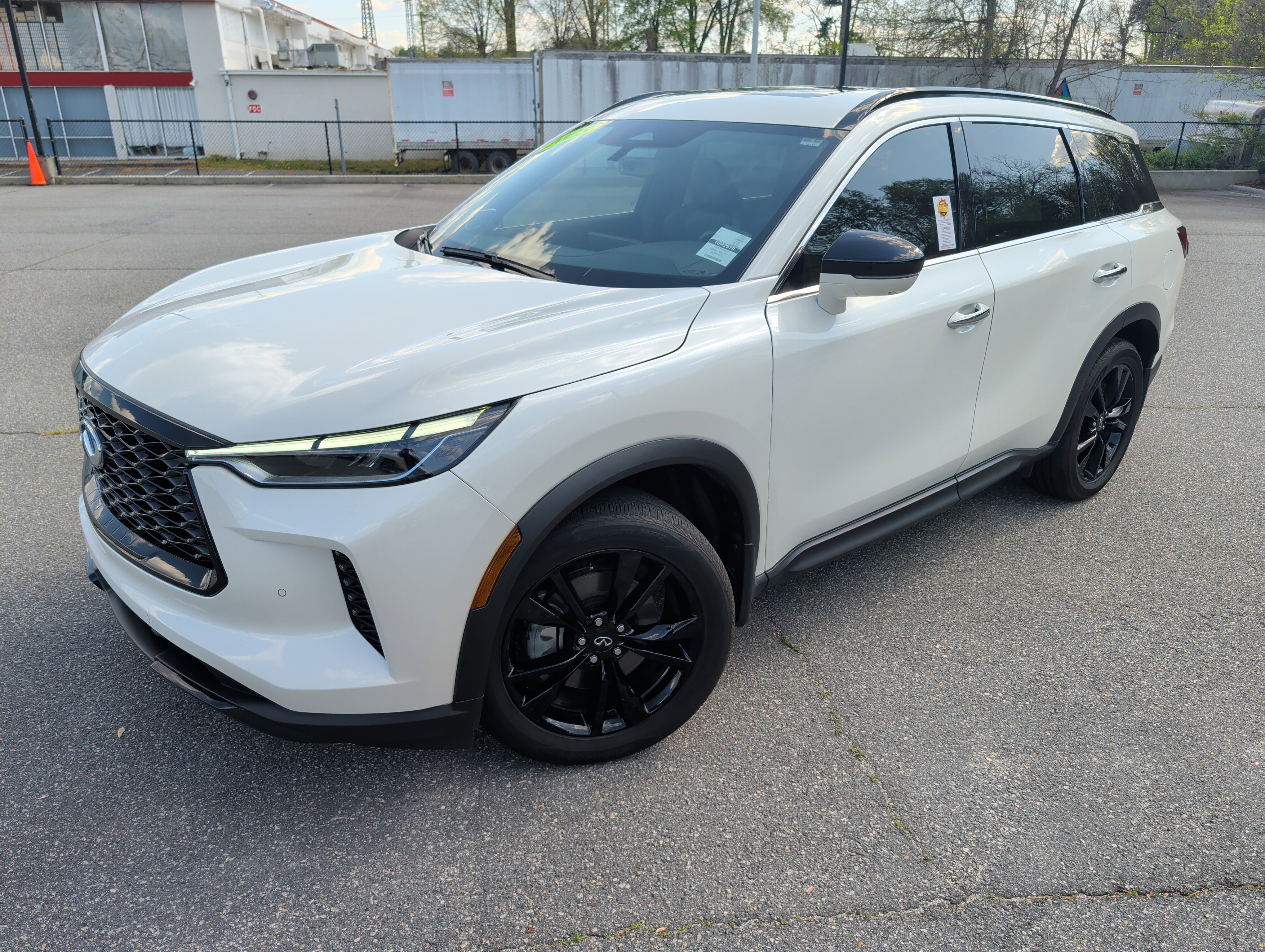 Used 2025 INFINITI QX60 Luxe w/ Black Edition