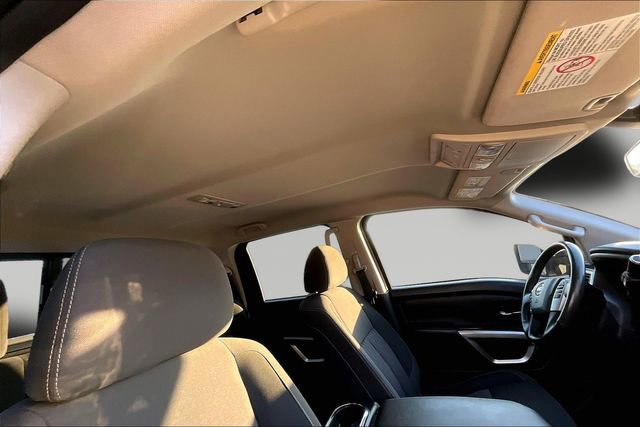 Used 2021 Nissan Titan SV w/ SV Convenience Package image 19