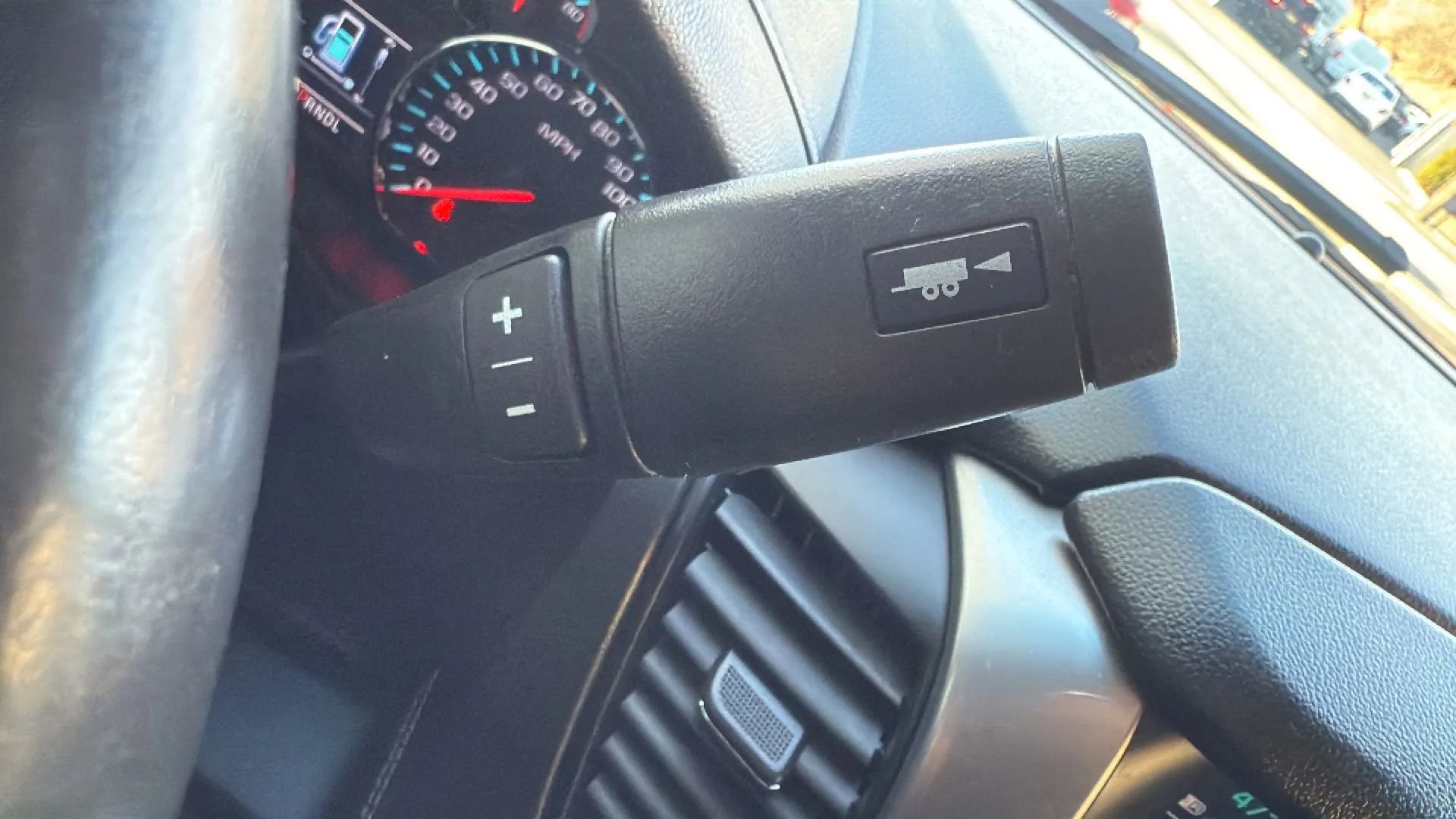 Used 2018 Chevrolet Tahoe LT image 18