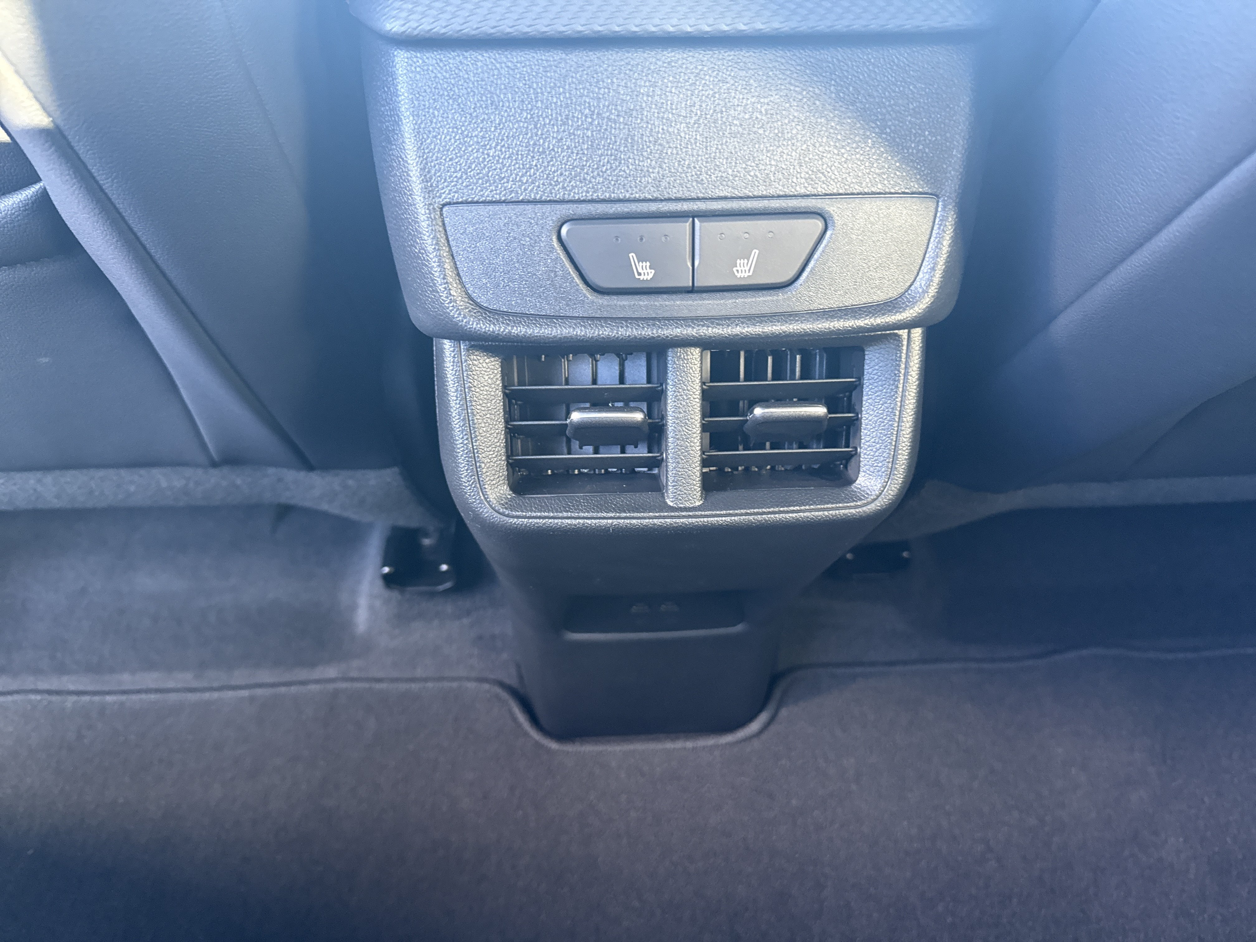 New 2027 Chevrolet Equinox RS w/ Convenience Package III AWD/4WD image 17