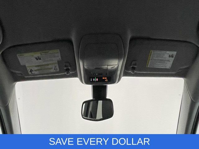 Used 2022 GMC Terrain SLT w/ LPO, 'HIT The Road' Package FWD image 9
