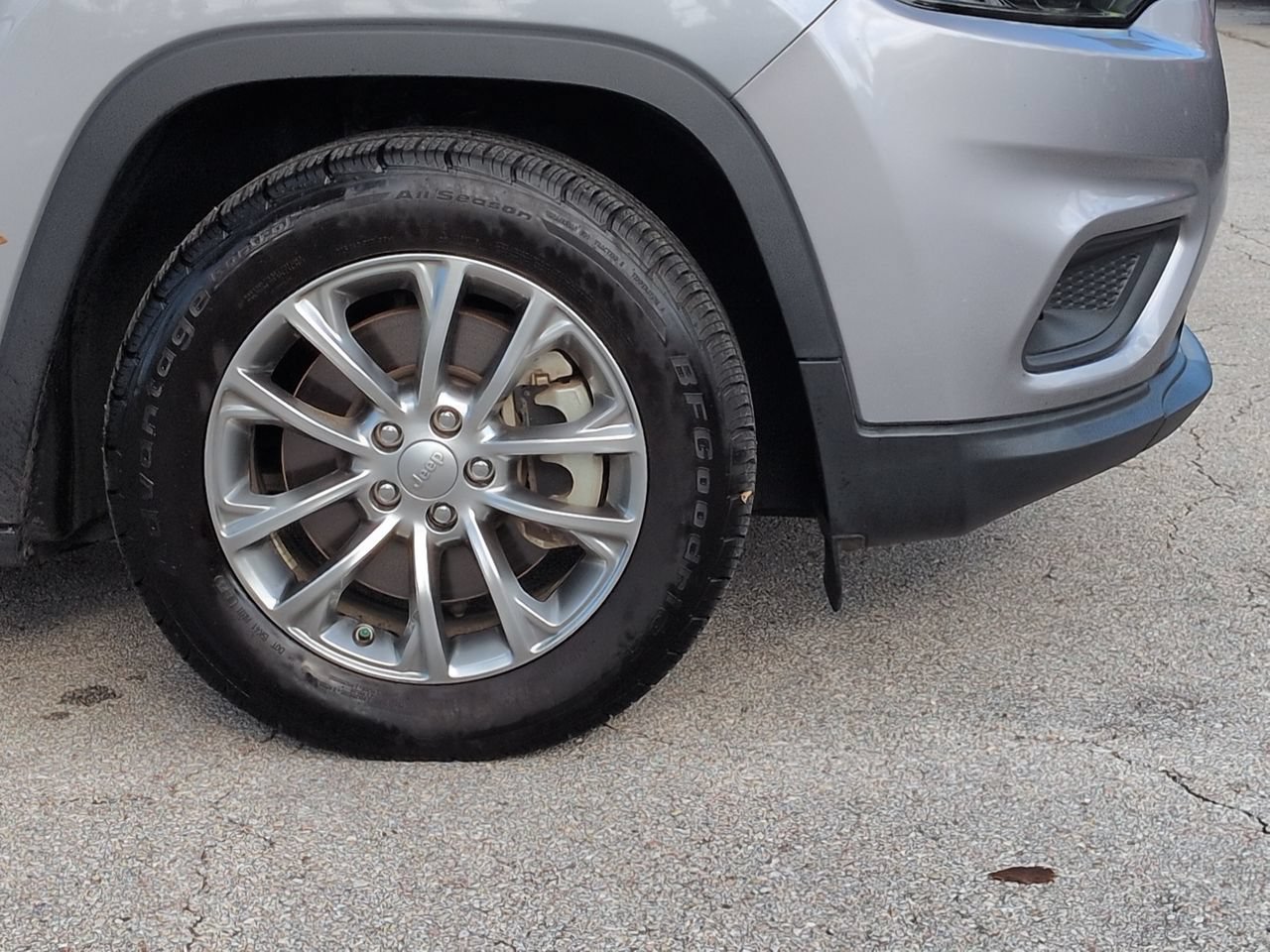 Used 2021 Jeep Cherokee Latitude Lux FWD image 10