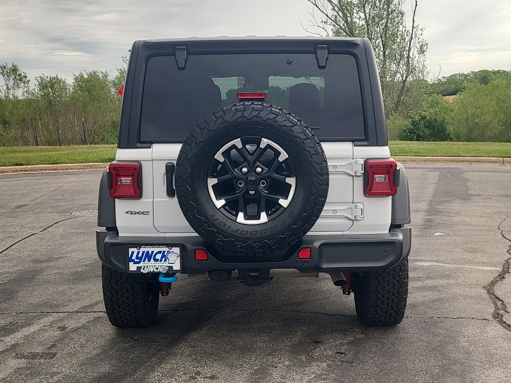 Used 2025 Jeep Wrangler Unlimited Rubicon 4xe w/ Safety Group AWD/4WD image 3