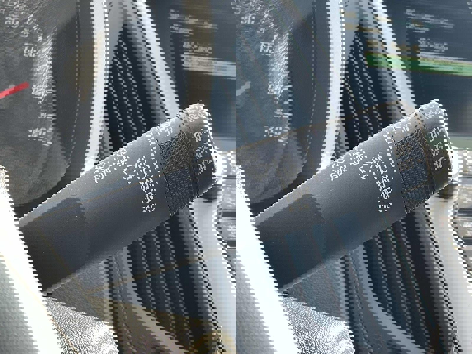 Used 2016 Chevrolet Equinox LT w/ Convenience Package image 23