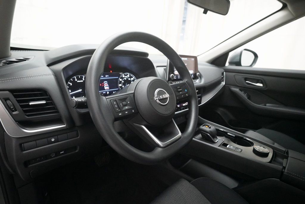 Certified 2024 Nissan Rogue SV image 9