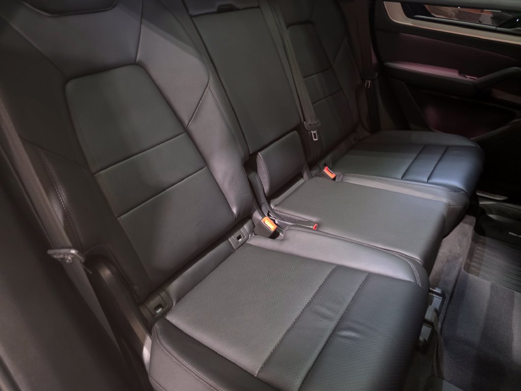 Certified 2026 Porsche Cayenne AWD/4WD image 14