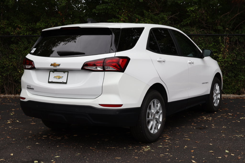 Certified 2024 Chevrolet Equinox LS w/ LS Convenience Package FWD image 10