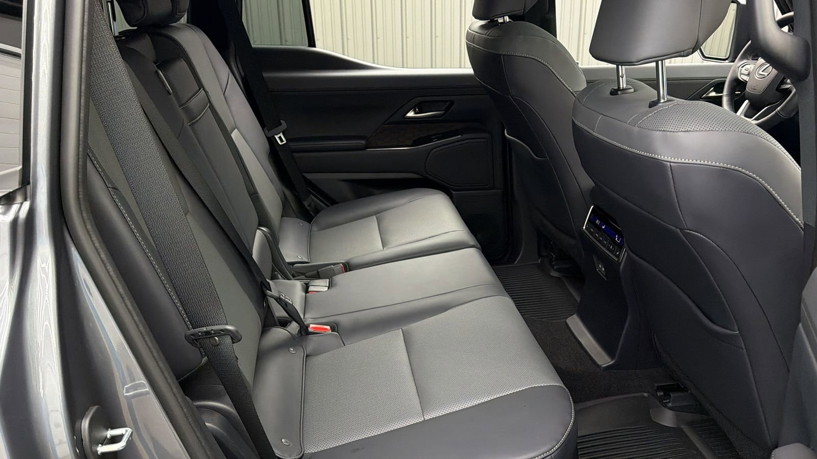 Used 2026 Lexus GX 550 w/ Accessory Package (2T) image 38