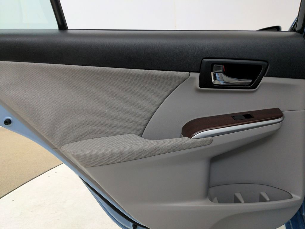 Used 2012 Toyota Camry XLE FWD image 23