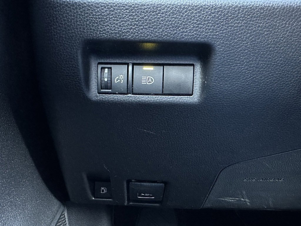 Used 2021 Toyota RAV4 LE image 26