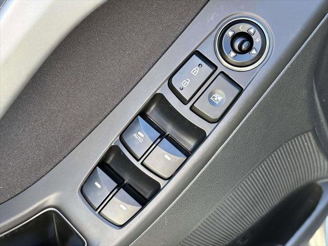 Used 2016 Hyundai Elantra Value Edition image 16