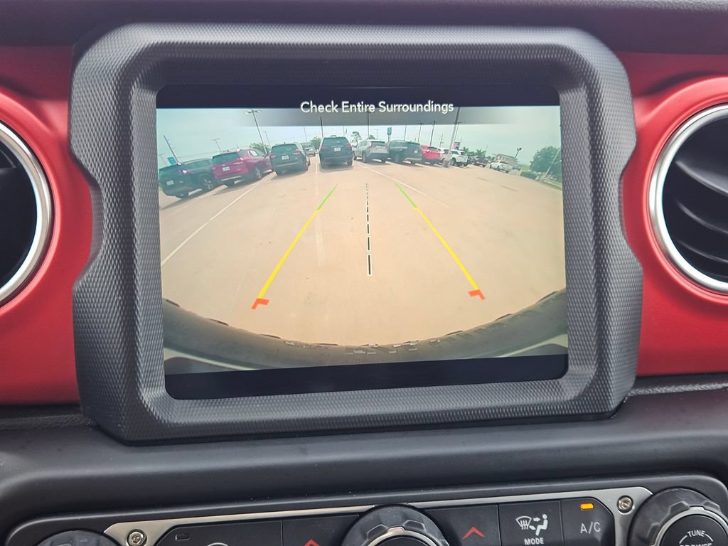 Used 2022 Jeep Wrangler Rubicon AWD/4WD image 16