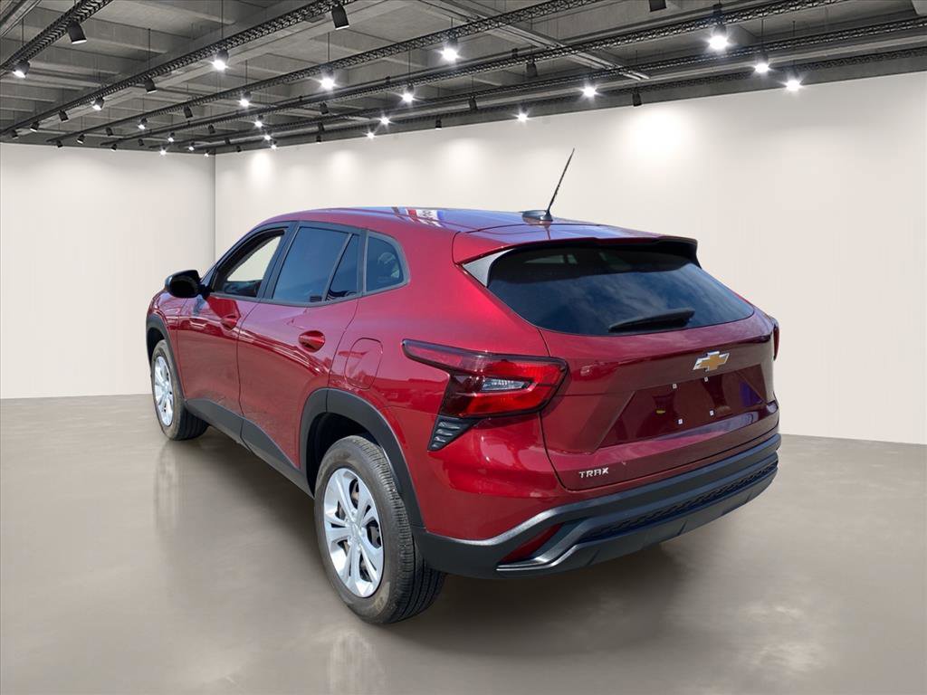 Used 2024 Chevrolet Trax LS FWD image 5