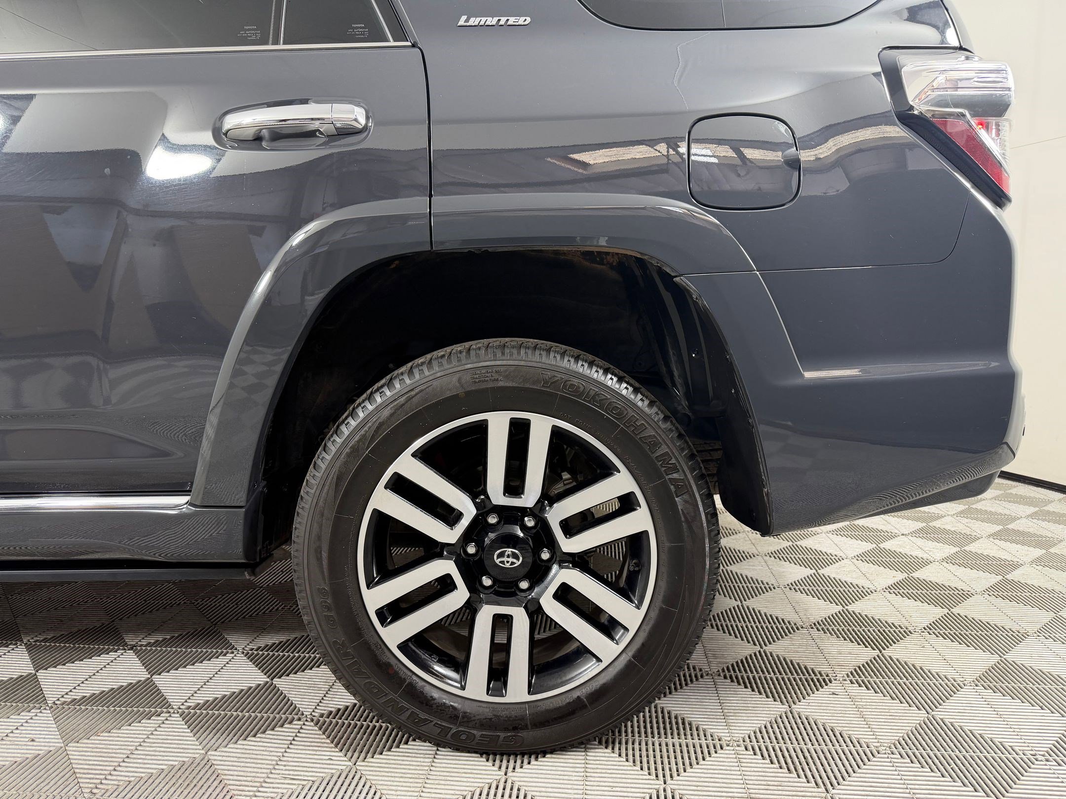 Used 2024 Toyota 4Runner Limited image 27