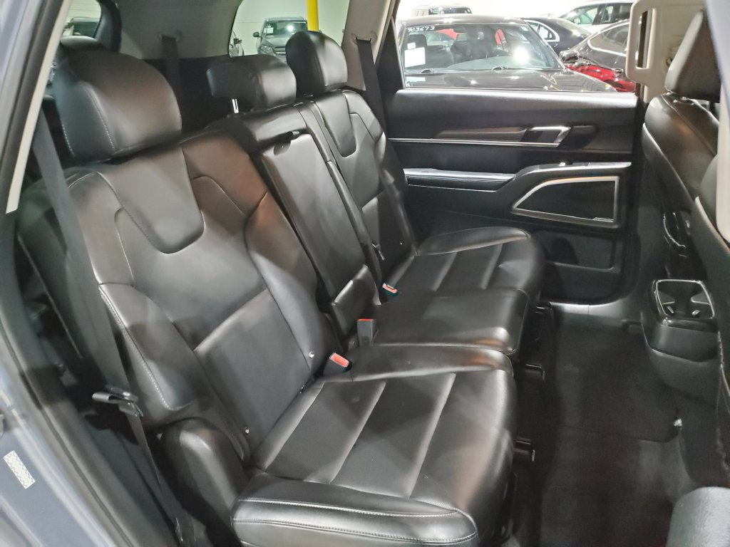 Used 2021 Kia Telluride LX FWD image 19