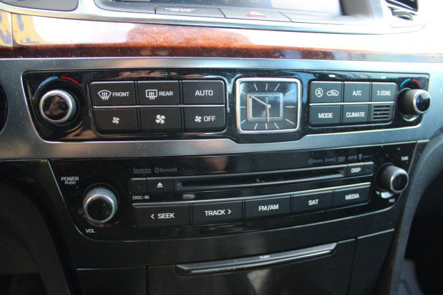Used 2016 Hyundai Equus Ultimate RWD image 24