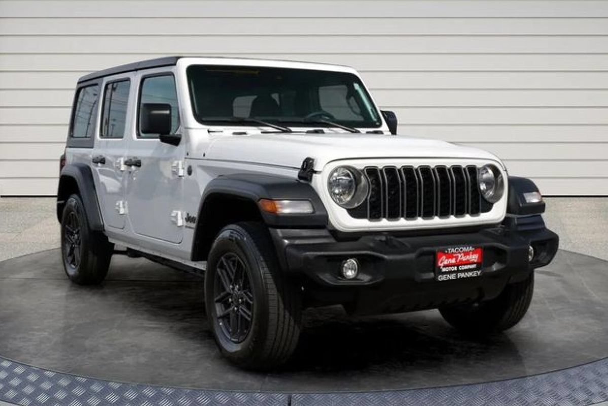 Used 2025 Jeep Wrangler Unlimited Sport AWD/4WD image 1