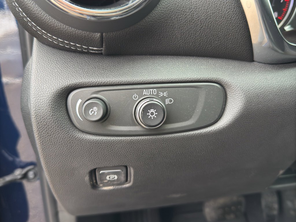 Certified 2023 Chevrolet Blazer LT w/ Convenience Package image 15