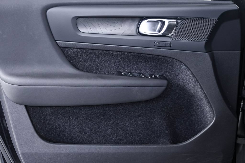 Certified 2023 Volvo C40 P8 Recharge Plus w/ Climate Package AWD/4WD image 8