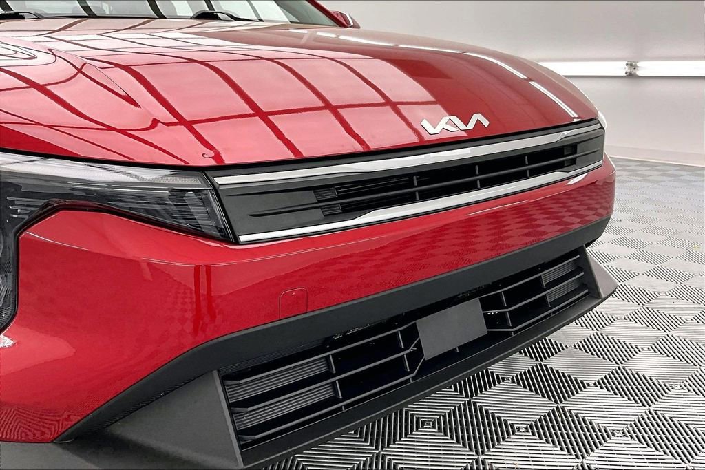 Used 2025 Kia K4 LXS image 28