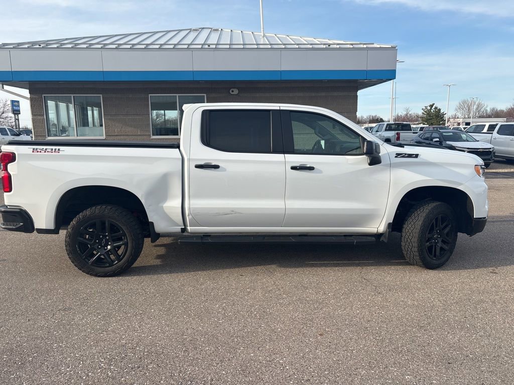 Used 2024 Chevrolet Silverado 1500 LT Trail Boss w/ Convenience Package II AWD/4WD image 11