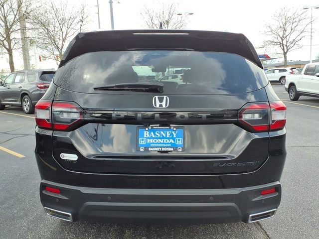 Used 2025 Honda Pilot Black Edition image 10