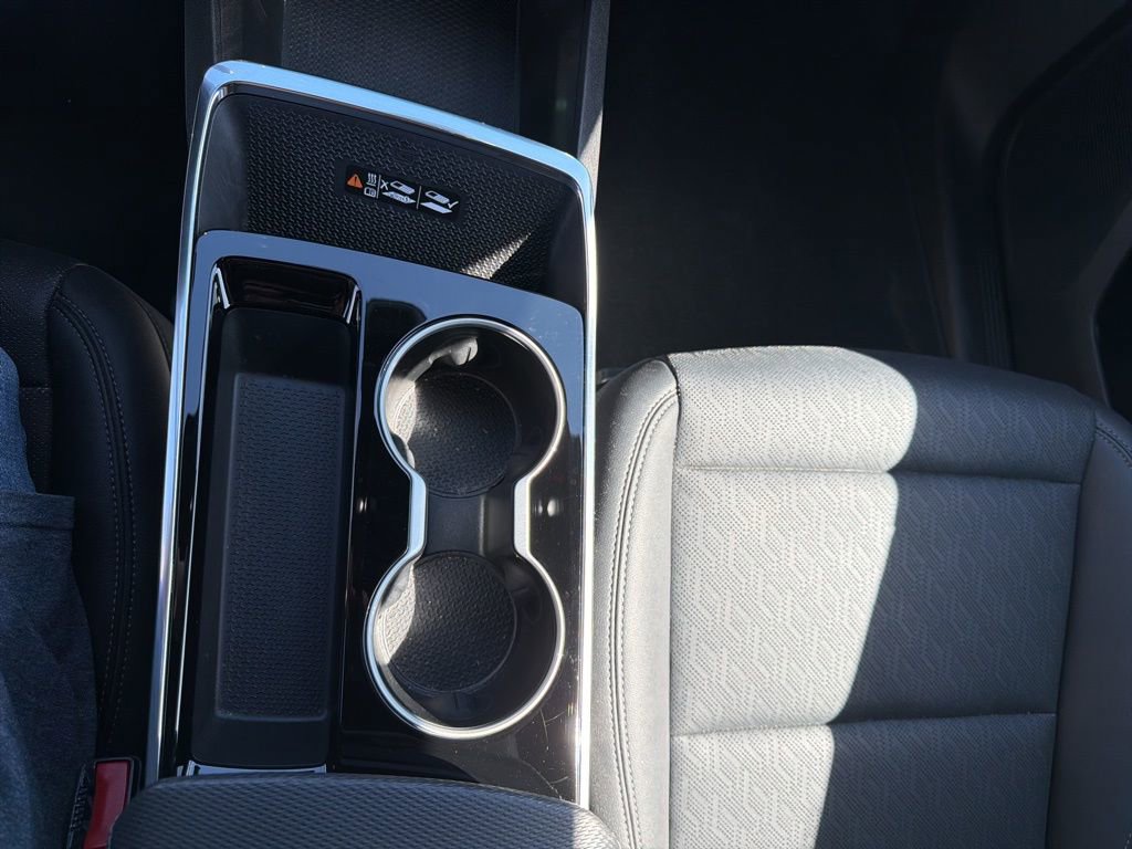 Used 2025 Chevrolet Equinox LT w/ Convenience Package II image 20