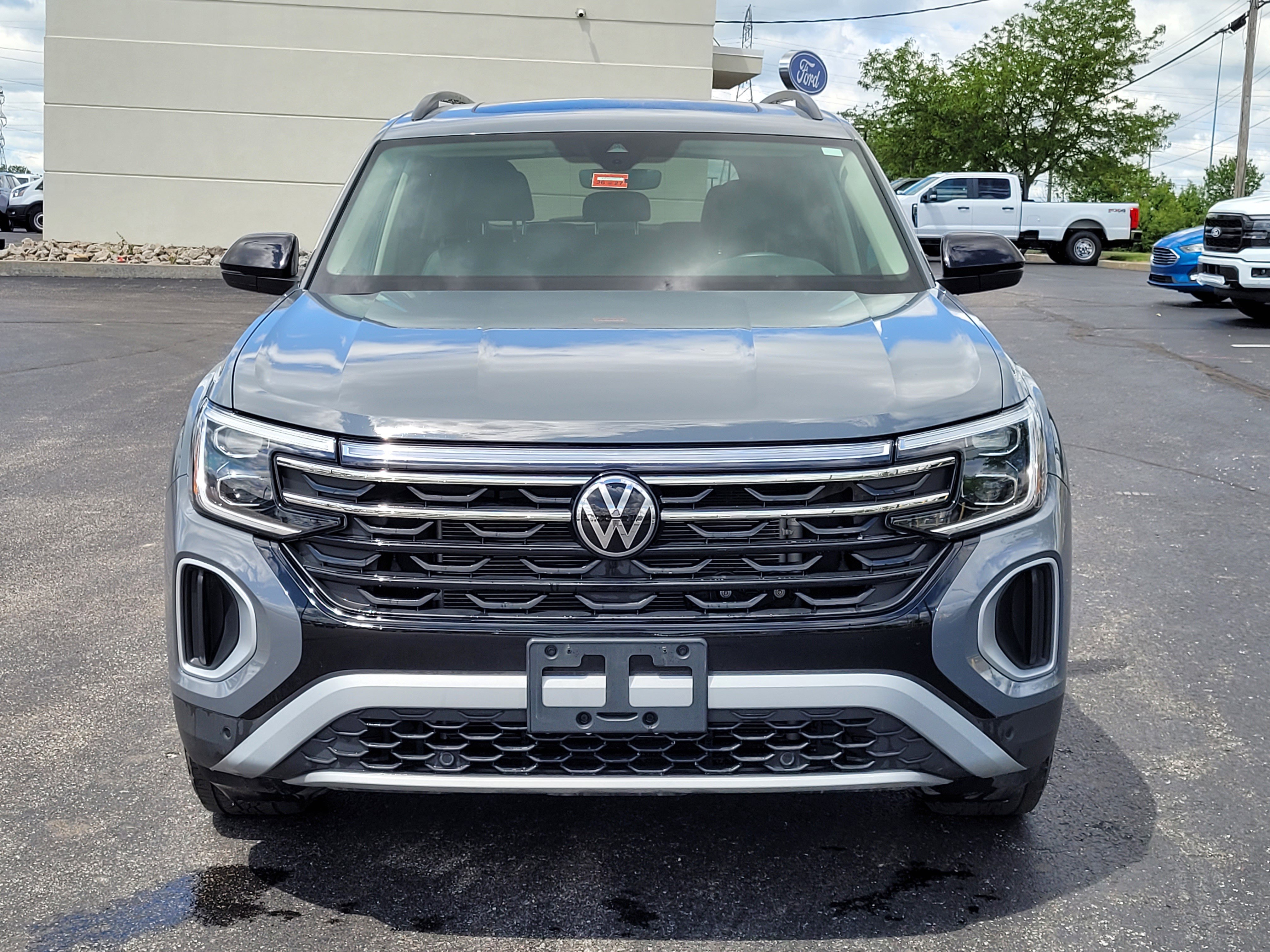 Used 2024 Volkswagen Atlas Peak Edition SE AWD/4WD image 9
