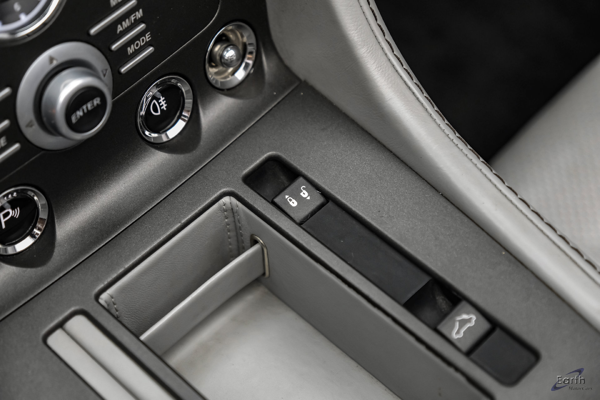 Used 2015 Aston Martin V8 Vantage GT RWD image 65