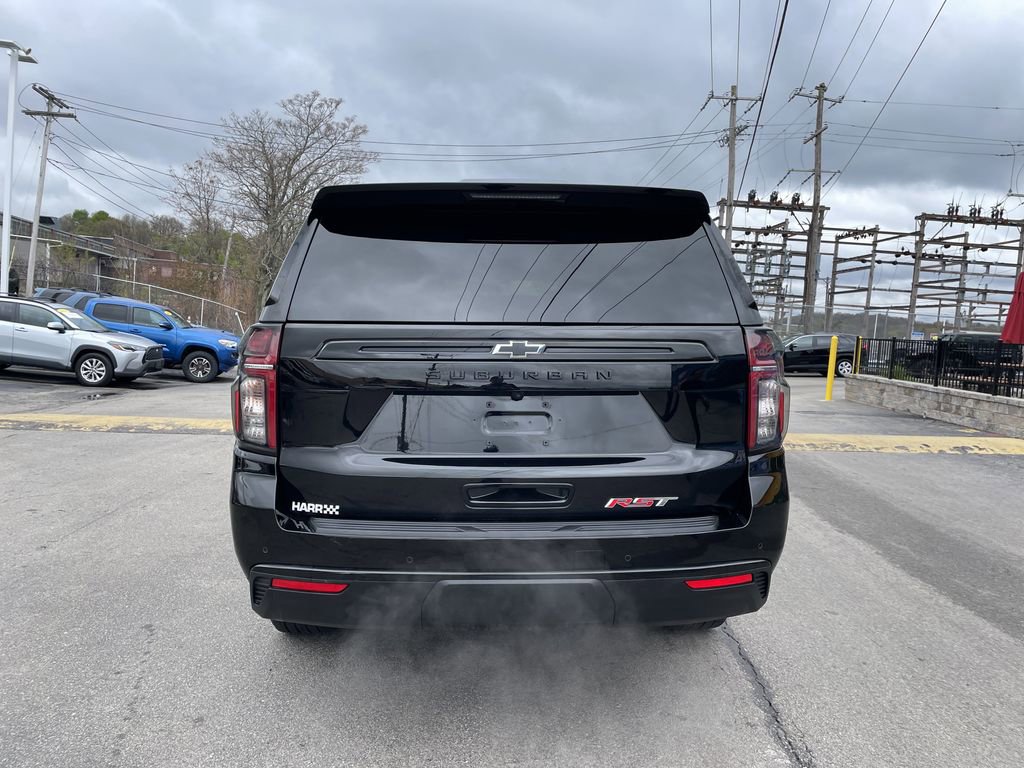 Used 2024 Chevrolet Suburban RST w/ Luxury Package AWD/4WD image 4