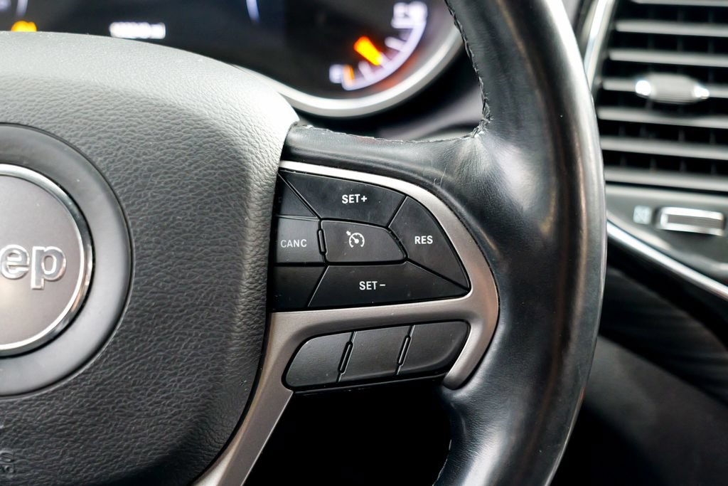 Used 2021 Jeep Grand Cherokee Laredo X AWD/4WD image 43