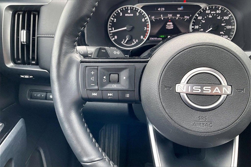 Used 2025 Nissan Pathfinder SL image 18