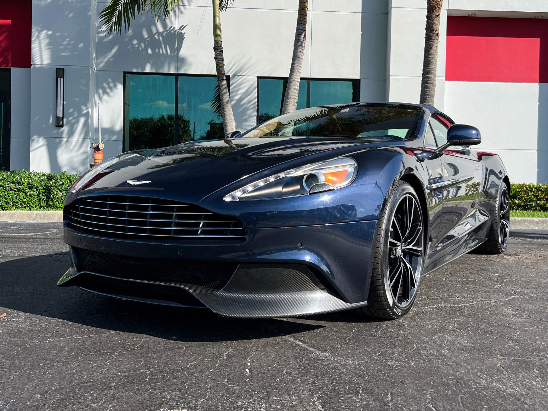 Used 2014 Aston Martin Vanquish Volante image 6