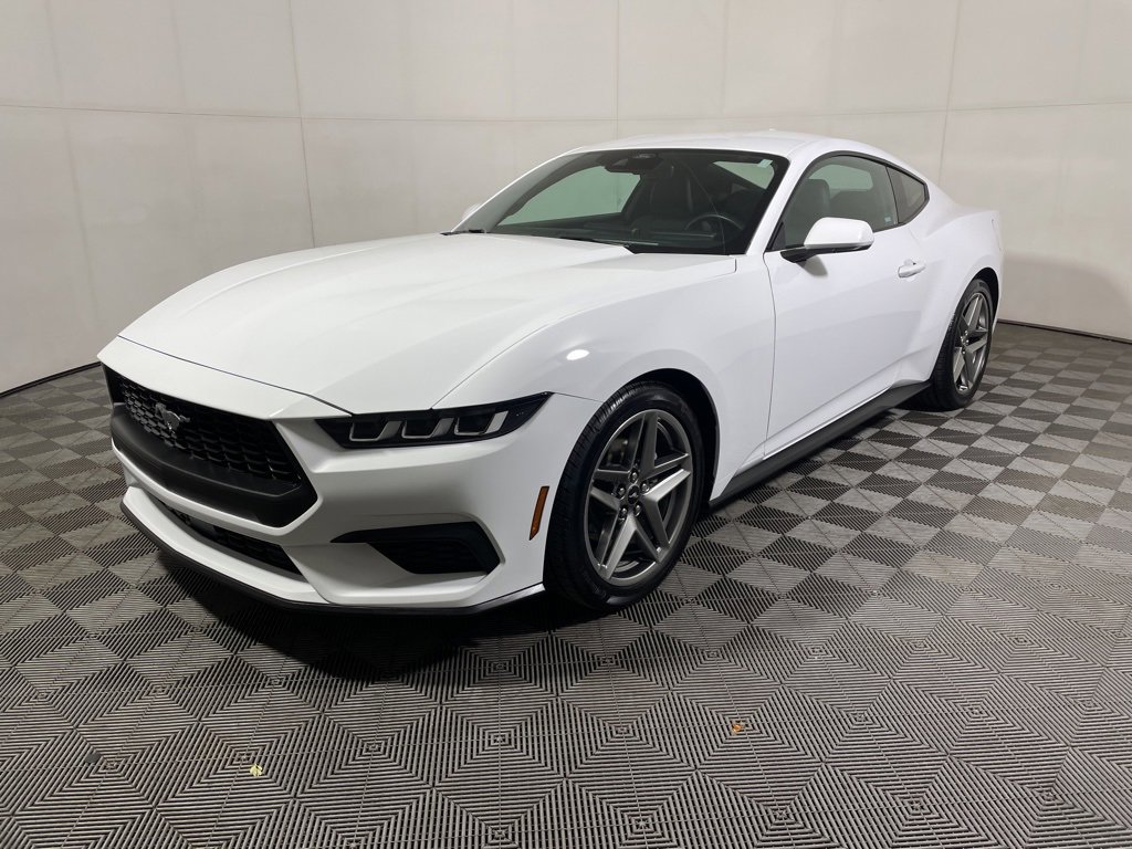 Used 2024 Ford Mustang Coupe image 4